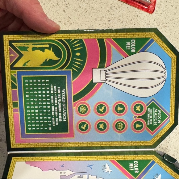 Wicked Lollipop Rings Limited Edition Elphaba Hat, Glinda’s Crown,& Emerald City - Picture 5 of 7